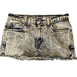 Levi’s Waterless Deconstructed Repurposed Denim Mini Yellow‎ Acid Wash Sz M